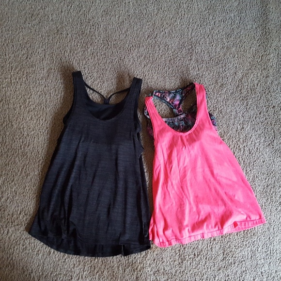 Sport tanks with built in bra - Picture 1 of 6